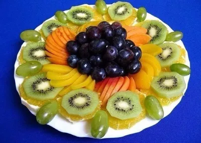 Красивое оформление фруктов на праздничный стол - 66 фото