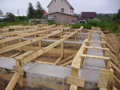 Ленточный фундамент: конструкция и особенности строительства – статьи  Dom-stroy.kiev.ua