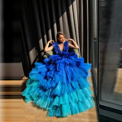 Контрастные цветные платья для выпускного вечера с глубоким V-образным  вырезом шикарное Многоярусное Тюлевое синее Зеленое Вечернее Платье  Знаменитости Длинные вечерние платья - купить по выгодной цене | AliExpress