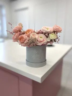 Нежно розовая цветочная композиция ✿ Заказать цветочную композицию c  доставкой в интернет-магазине КУСТ