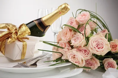 Цветы и шампанское фото