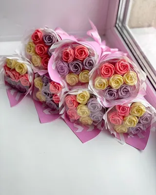 Шоколадные цветы в коробочке, Цветы и подарки Долгодеревенское, купить по  цене 3500 RUB, Букеты из конфет в ChocoVik с доставкой | Flowwow