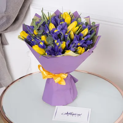 Букет из тюльпанов, ирисов и эвкалипта - купить в Москве по цене 3290 р -  Magic Flower