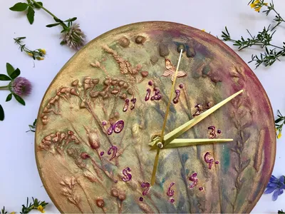 купить необычный подарок настенные часы ручной работы в технике  ботанический барельеф \"полевые цветы\" в интернет магазине в Москве