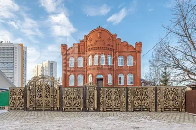 Цыганский шик. Подборка дворцов, которые можно арендовать в Екатеринбурге