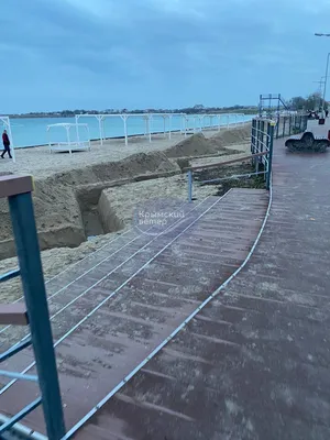 Оккупация Крыма – на пляжах в Черноморском появились окопы – фото и видео -  Апостроф