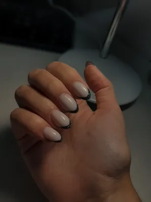 Маникюр Чёрный френч на миндаль | Nails, Beauty