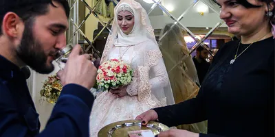 Как выглядит традиционная чеченская свадьба - Рамблер/женский