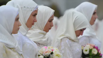 Осталось только крикнуть \"Горько\". Споры о свадебных традициях в Чечне