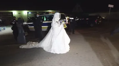 Немецкая полиция остановила чеченскую свадьбу. - OstWest TV