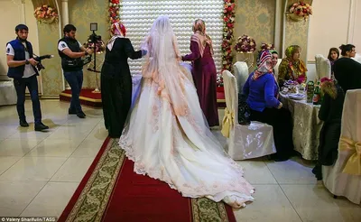 Как выглядит традиционная чеченская свадьба в Грозном - onedio.ru