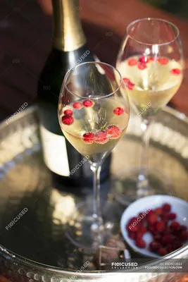 Пазл «Шампанское и клубника » из 294 элементов | Собрать онлайн пазл №183089