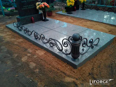 Кованые ограды для могил на кладбище под заказ в Минске | Цена и фото