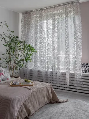 Тюль в спальню: фото современного модного красивого дизайна штор для  спальной комнаты. Обзор новинок 2022 года из каталога производителя