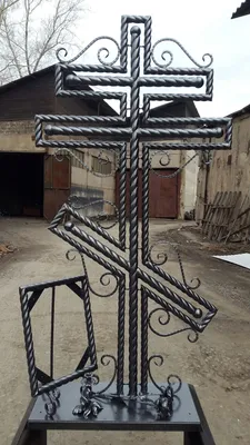 Крест металлический на могилу | Могильные украшения, Цветы на кладбище,  Промышленные светильники