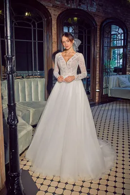 Свадебное платье-бюстье с длинным шлейфом Naviblue Bridal Nicole 19019 |  Купить свадебное платье в салоне Валенсия (Москва)
