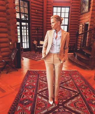Юлия Высоцкая надела туфли разного цвета, последние новости 2018 | WDAY