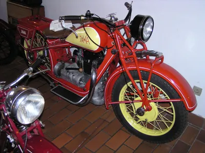 Файл:Jawa 500 OHV (Muzeum motocyklů Lesná u Znojma).JPG — Википедия
