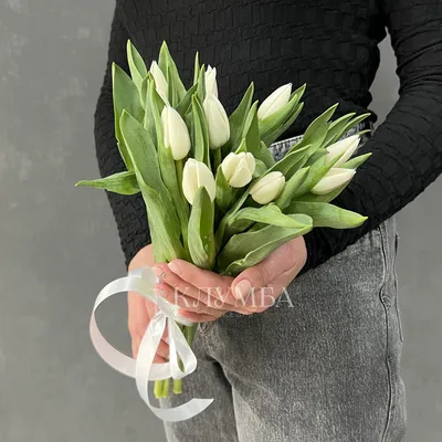 Букет 11 белых тюльпанов Айс — купить в Екатеринбурге