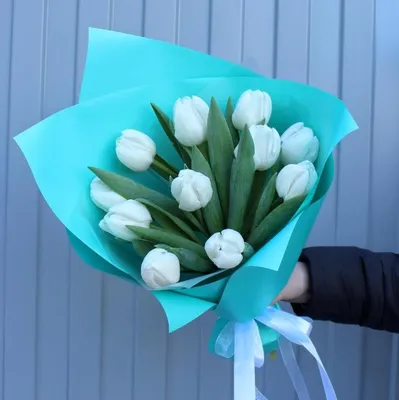 Купить букет из 9 белых тюльпанов с доставкой в Краснодаре