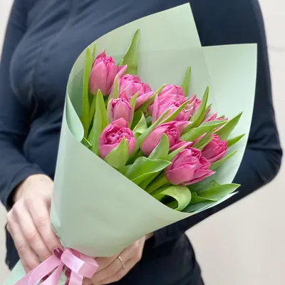 11 пионовидных ярко-розовых тюльпанов | доставка по Москве и области