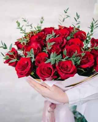 Букет из 35 красных роз Премиум (80 см) купить недорого, доставка - магазин  цветов Абари в Омске