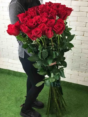 Букет из 35 роз купить с доставкой в Челябинске, заказать 35 штук красных  роз по выгодной цене, фото букетов