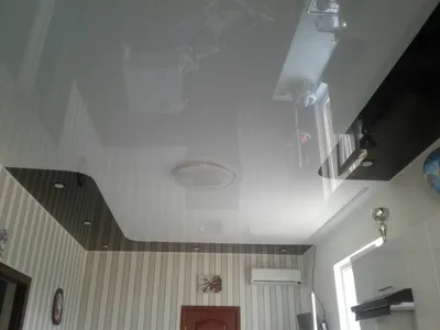 Криволинейная спайка на кухне заказать натяжные потолки в Севастополе.  Криволинейная спайка полотен Крым фото работы.
