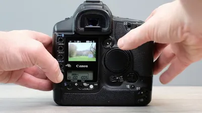 Canon 1DS mark II - YouTube