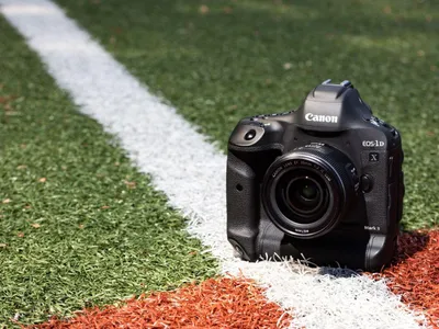 Canon анонсировал разработку EOS-1D X Mark III