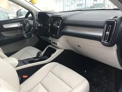 Volvo XC40 2019, 2 литра, Доброго дня всем, акпп, 4WD, тип кузова SUV
