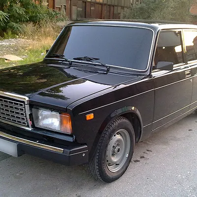 Новосибирцы кинулись покупать последние Lada-2107 - KP.RU