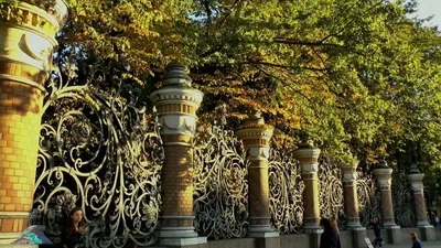 File:Monument to Lermontov in Alexander Garden.jpg - Wikimedia Commons