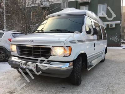 Аренда микроавтобуса Ford Econoline VIP (Форд Эконолин ВИП) белого цвета, 7  местный.