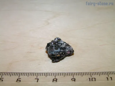 Кианит, гранат, амфиболит (гранатовый амфиболит) | Fairy-Stone