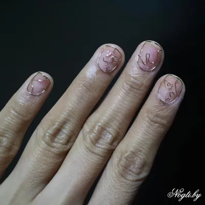 Круглые ногти на руках маникюр - 69 фото