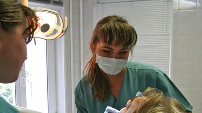 Бактерии во рту»: стоматолог назвал продукты, из-за которых особенно  портятся зубы