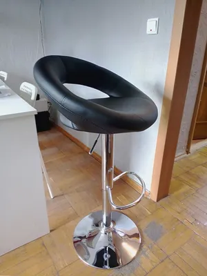 Барный стул Mira / Мира (стул стилиста, визажиста, бровиста), регулируемый  по высоте, экокожа - купить по выгодной цене | ◔ UrbanWay ◕ кухонные и барные  стулья, кресла, столы в Воронеже