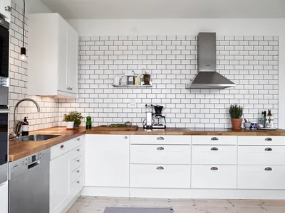 Белая плитка на кухне - 37 фото