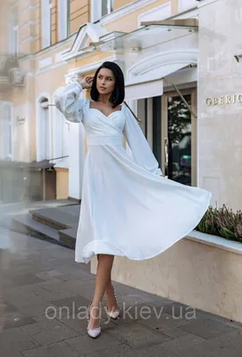 Белое Классическое Платье с Красивым Декольте (S/M) — в Категории \"женские  Платья\" на Bigl.ua (1700230898)