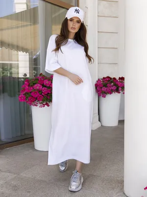 Белое трикотажное прямое платье с разрезами 72288 за 387 грн: купить из  коллекции Stunning Look - issaplus.com