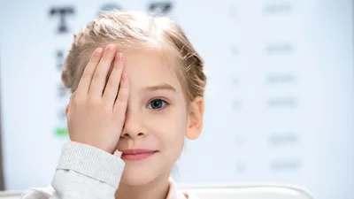 Пятно на глазном яблоке у ребенка: опасно или нет - Летидор