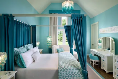 Спальня в бирюзовых тонах: оформление интерьера, сочетаемость с другими  цветами