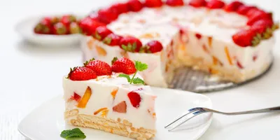 Торт «Битое стекло» без выпечки - Лайфхакер