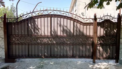 Заказать кованые ворота в Симферополе, Крыму в компании «Булат Ковка»