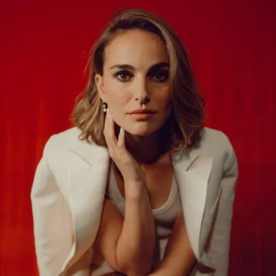 Natalie Portman pulls out of Israel award due to 'distressing recent  events' there | Natalie Portman | The Guardian