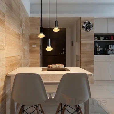Настенный светильник над кухонным столом - 62 фото