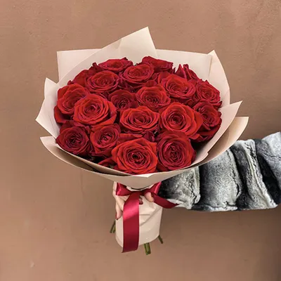 Букет 19 роз Шангри-ла купить за 3760 руб. с круглосуточной доставкой по  Москве | Мосцветторг