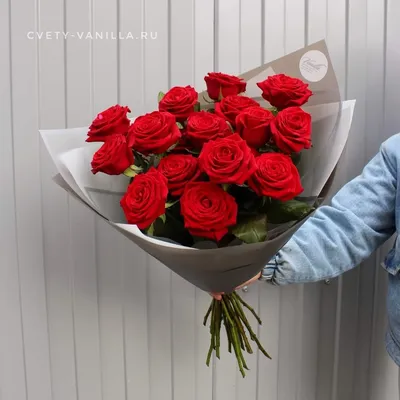 19 красных и белых роз по цене 5525 ₽ - купить в RoseMarkt с доставкой по  Санкт-Петербургу