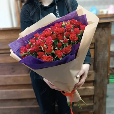 Свежих 19 розовых роз в крафте по цене 3766 ₽ - купить в RoseMarkt с  доставкой по Санкт-Петербургу